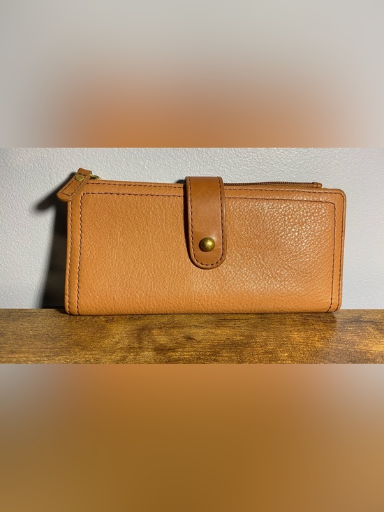 Classic Black Leather Bifold Wallet |‎ Snap Closure | Card Slots - View 23