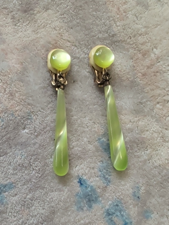 Vintage Gold Tone Faux Pearl Teardrop Earrings Wave Dangle Bridal‎ Post 1.25" - View 11