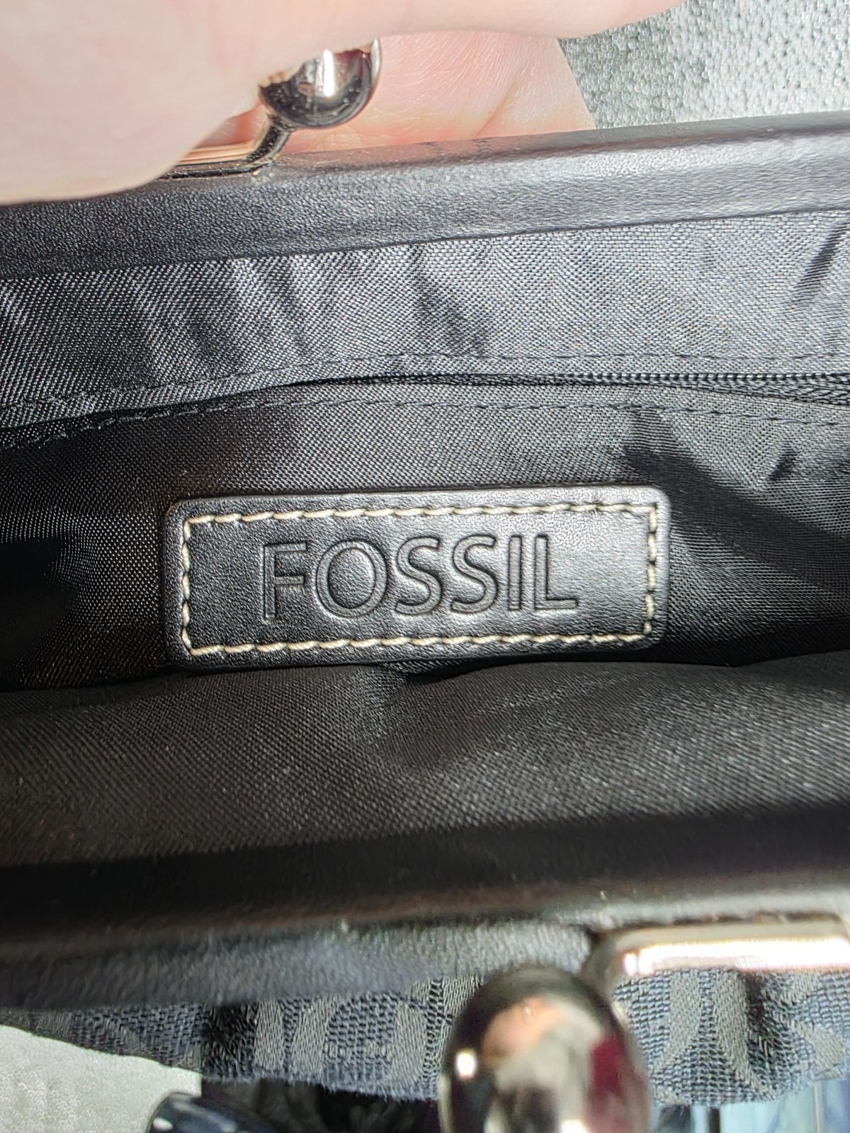 Fossil Y2K Black Leather & Chain Jacquard Fabric Mini Purse‎ Kiss-Lock Closure - View 3