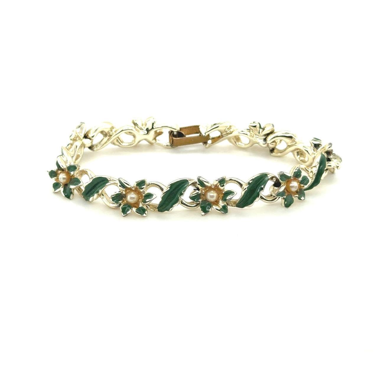 Antique Book Chain Bracelet With‎ Faux Pearl Accents - View 10