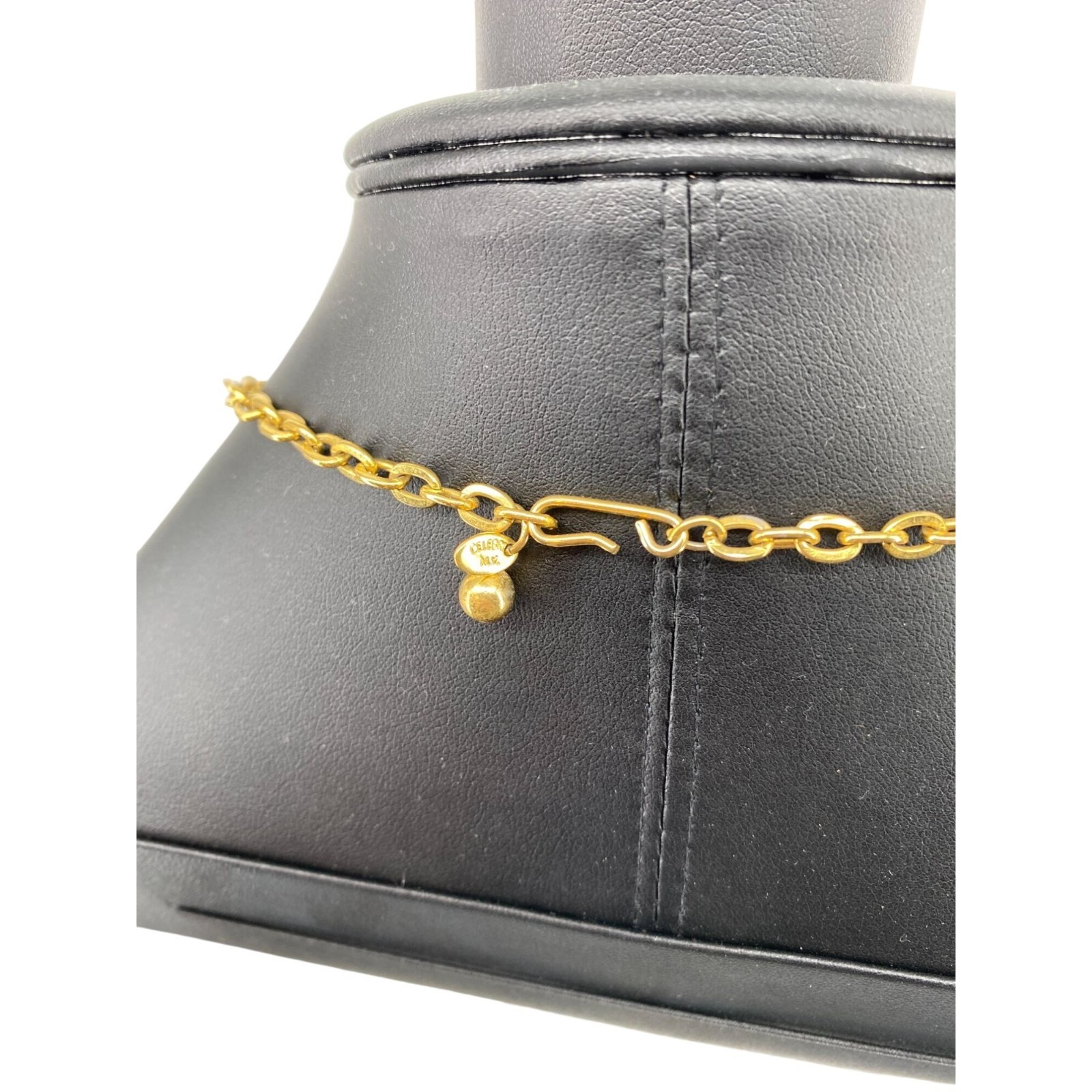 Celebrate New‎ York Gold Tone Chain Necklace 18 Inches Adjustable Length Elegant