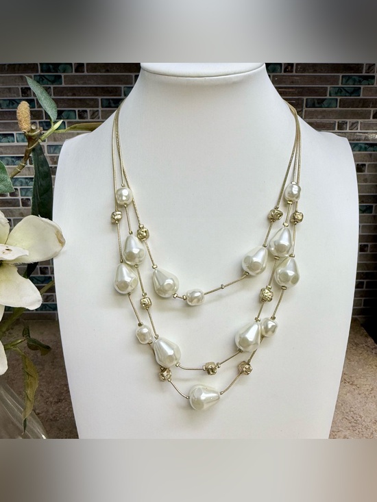Celebrate New‎ York Gold Tone Chain Necklace 18 Inches Adjustable Length Elegant - View 9
