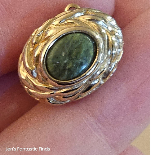Vintage Green Jade &‎ Gold Toned Tie Scarf Pin