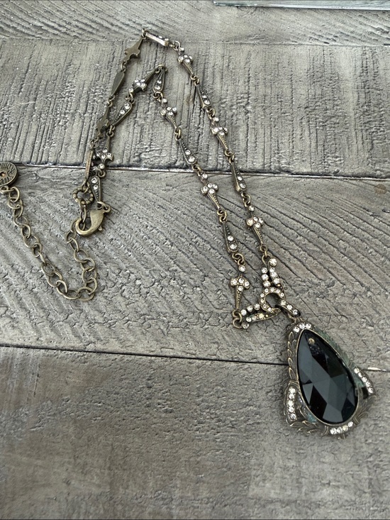 Sweet Romance Vintage Gold Tone Puffed Heart Pendant Necklace - View 6