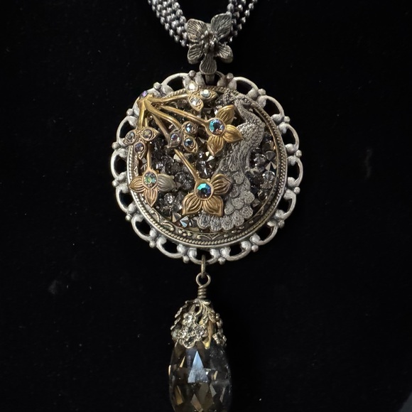 Sweet Romance Vintage Gold Tone Puffed Heart Pendant Necklace - View 12