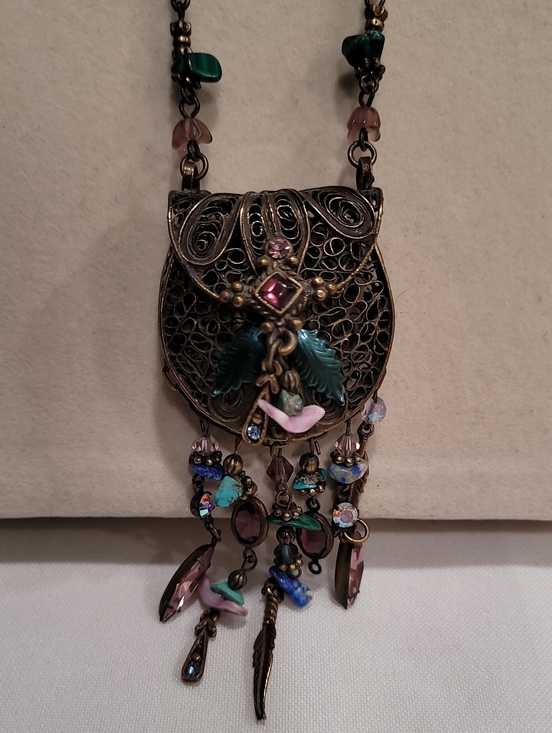 Sweet Romance Vintage Gold Tone Puffed Heart Pendant Necklace - View 4