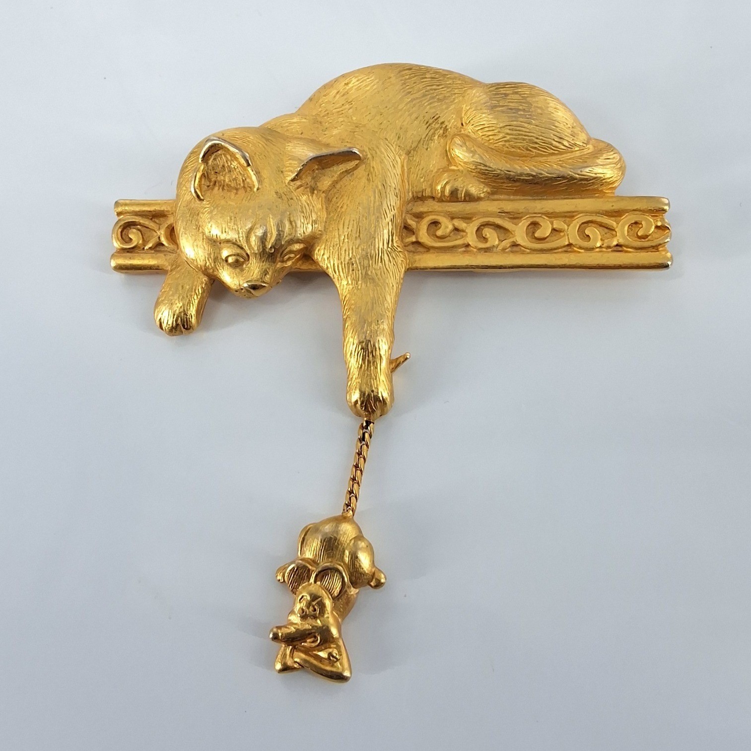 Vintage JJ Jonette Jewelry Gold Tone Cat and Dangling Mouse Brooch Pin Novelty - View 7