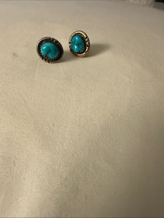 Silver Tone Turquoise Blue Howlite Stone Sunburst Medallion Boho Drop Earrings - View 11