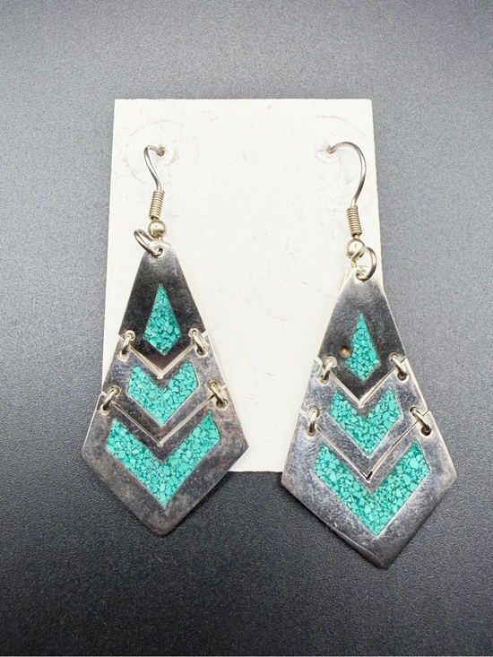 Silver Tone Turquoise Blue Howlite Stone Sunburst Medallion Boho Drop Earrings - View 13