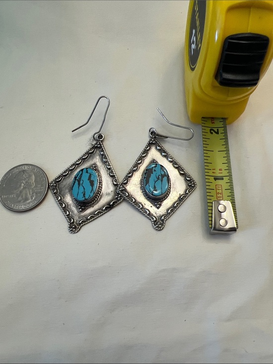 Silver Tone Turquoise Blue Howlite Stone Sunburst Medallion Boho Drop Earrings - View 14