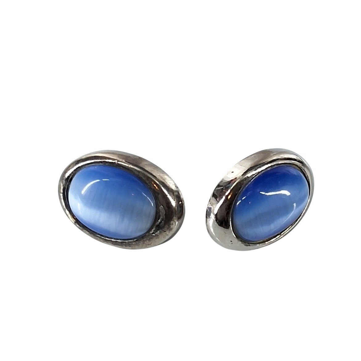 Vintage Blue Cat's Eye Oval Stud Earrings Silver Tone Luminous Chatoyant