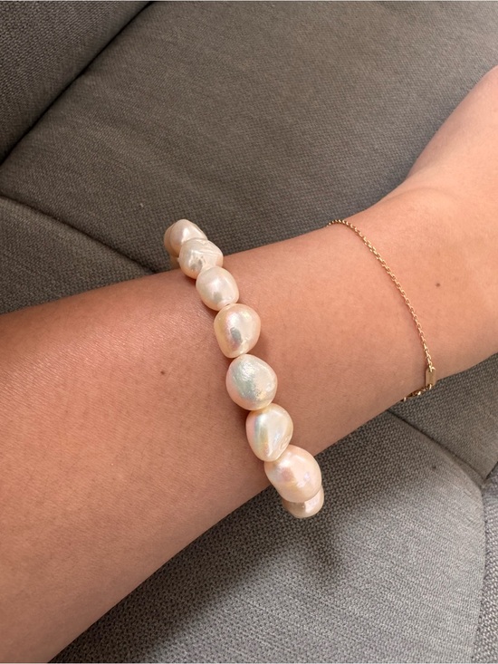 Lustrous Lavender Grey Freshwater Pearl Stretch Beaded Bracelet - View 5