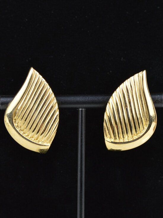 Vintage Crown Trifari Gold-Tone Faux Pearl Oak Leaf Clip-On Earrings - View 18
