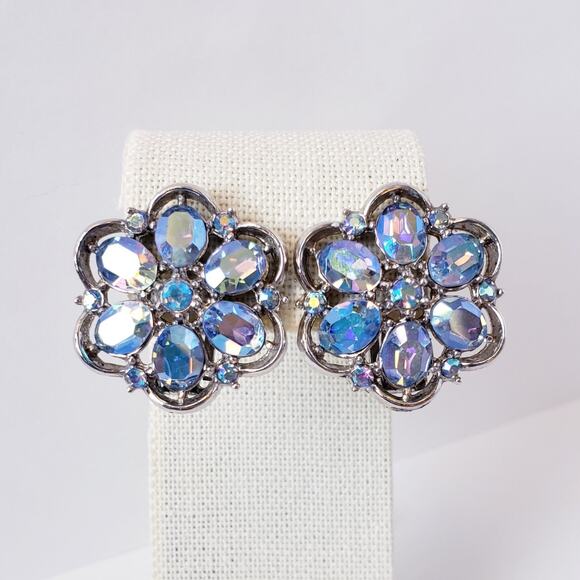 Vintage Crown Trifari Gold-Tone Faux Pearl Oak Leaf Clip-On Earrings - View 19